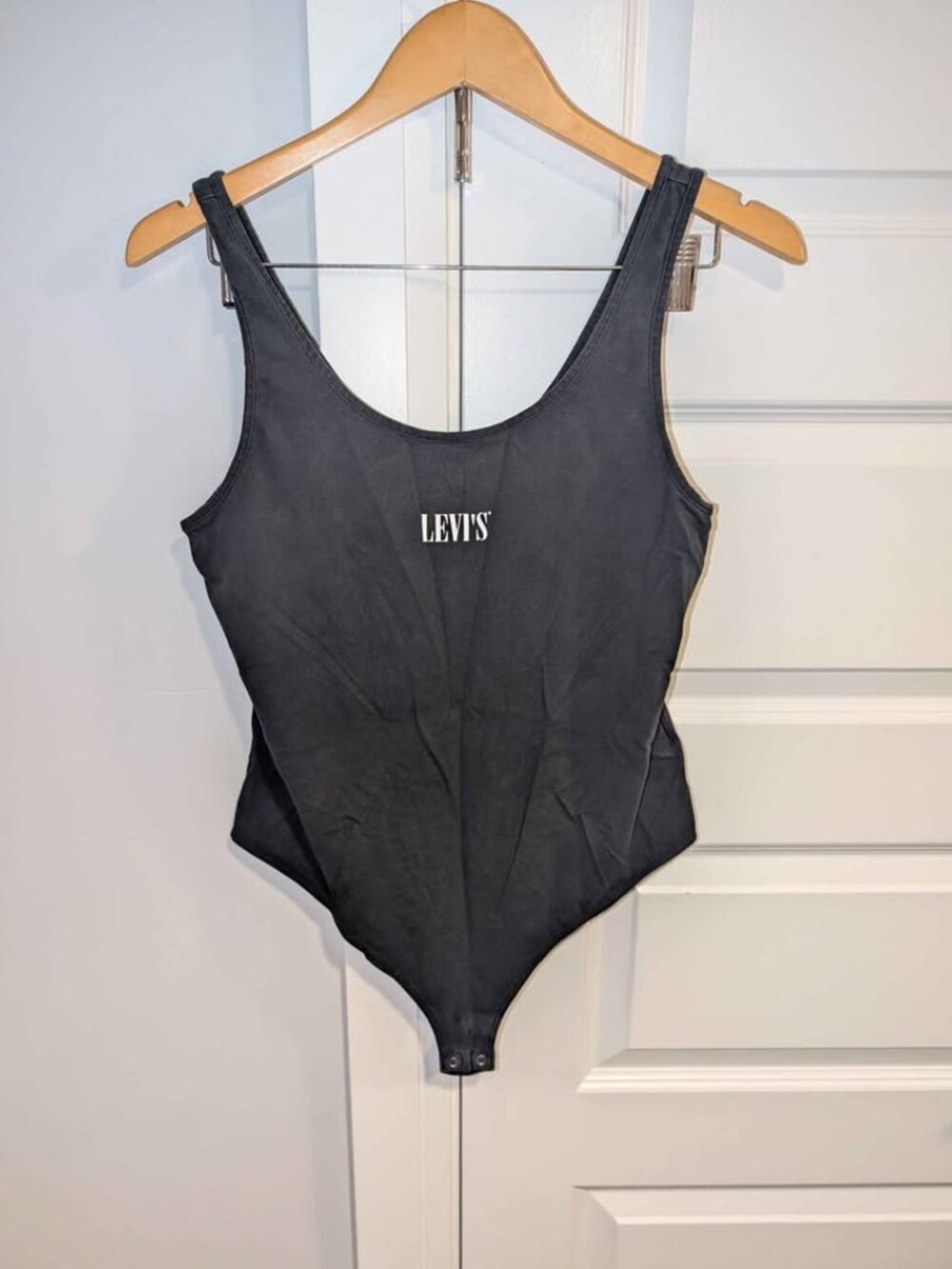 Levi's Women's Sleeveless Logo Graphic Bodysuit in Black Large